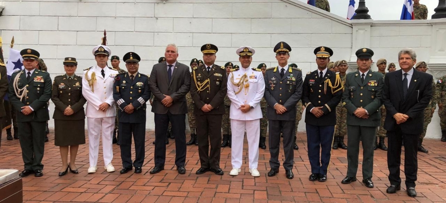 El Embajador de Colombia en Panamá participó en acto de cremación 