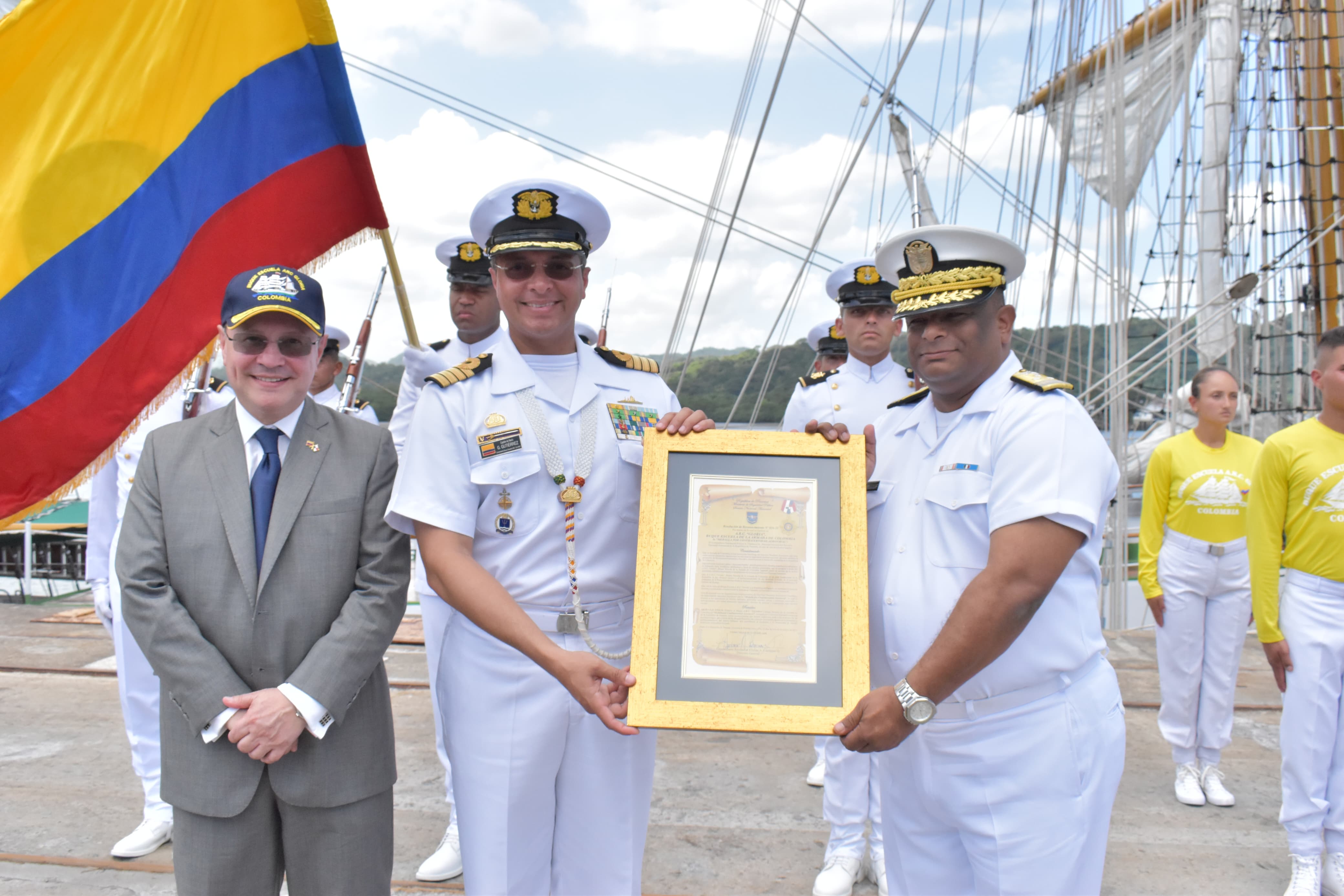 Exitosa visita a Panamá del Buque Escuela ARC “Gloria” 