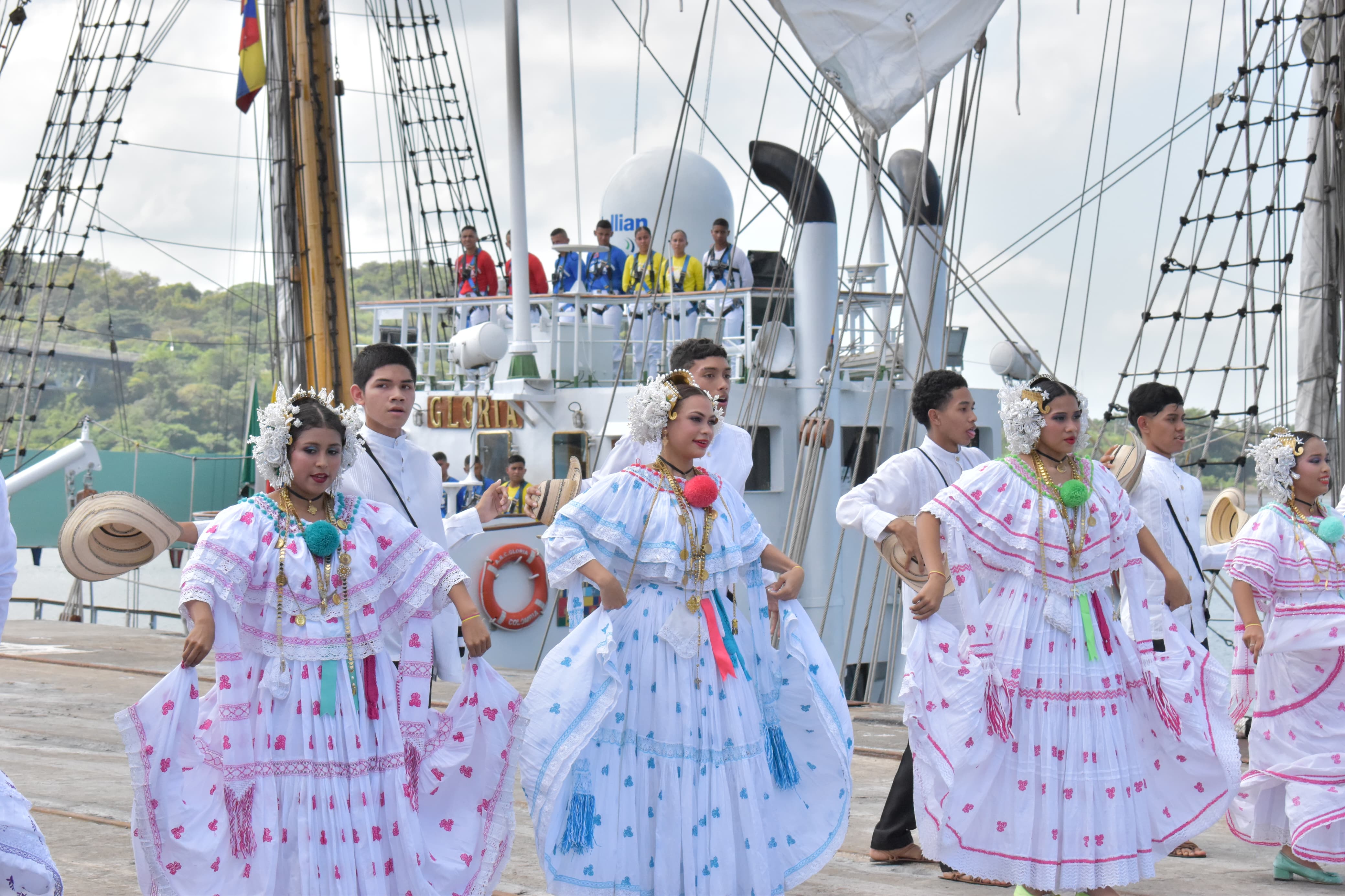 Exitosa visita a Panamá del Buque Escuela ARC “Gloria” 