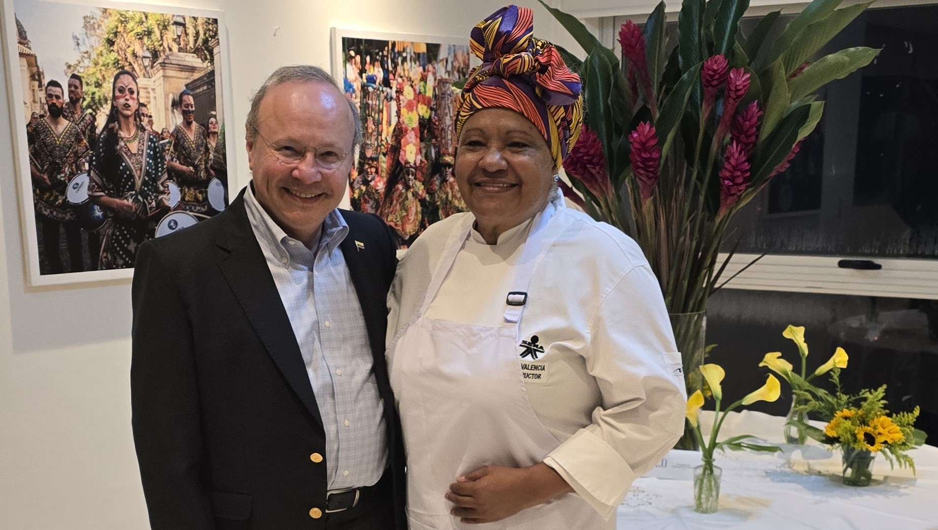 Embajador de Colombia en Panamá, Mauricio Baquero Pardo, y la Chef Elsis Valencia. Foto: Cortesía Laura Pérez.