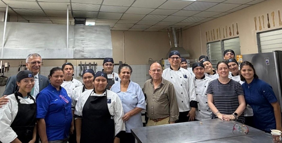 El espacio gastronómico reunió a destacadas mujeres del Gobierno de Panamá, integrantes del Cuerpo Diplomático, empresarias y líderes de diferentes universidades panameñas