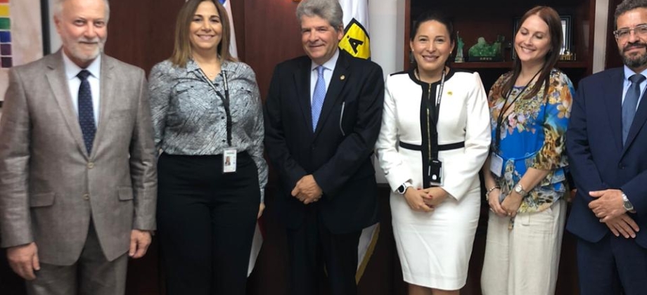 Embajador de Colombia se reunió con Directora del Servicio Nacional de Migración de Panamá