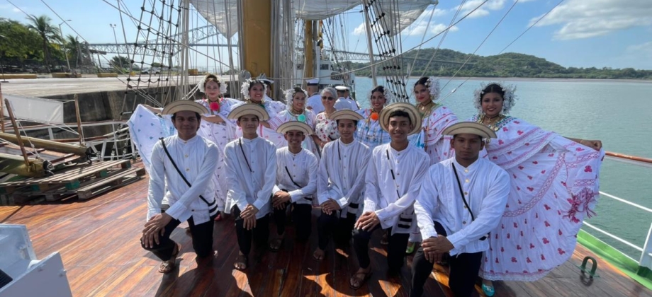 El Buque ARC “Gloria” visita Panamá con ocasión del Bicentenario Naval de Colombia