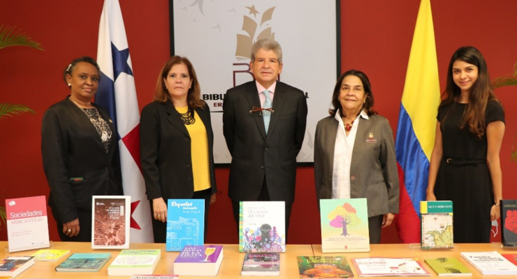 Embajada de Colombia acompañó la donación de libros a la Biblioteca Nacional 